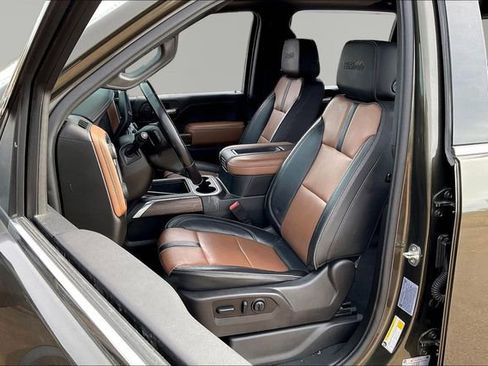 Used 2022 Chevrolet Silverado 2500 High Country w/ Technology Package image 15