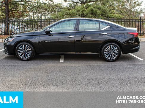 Used 2025 Nissan Altima 2.5 SV image 6