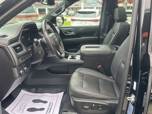 Used 2022 Chevrolet Tahoe RST w/ Luxury Package AWD/4WD image 37