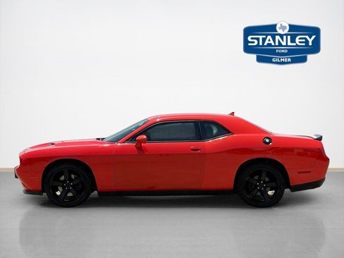 Used 2017 Dodge Challenger SXT Plus RWD image 4