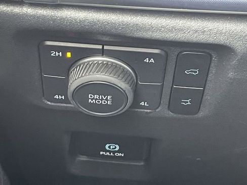 Used 2025 Ford Expedition Platinum image 36