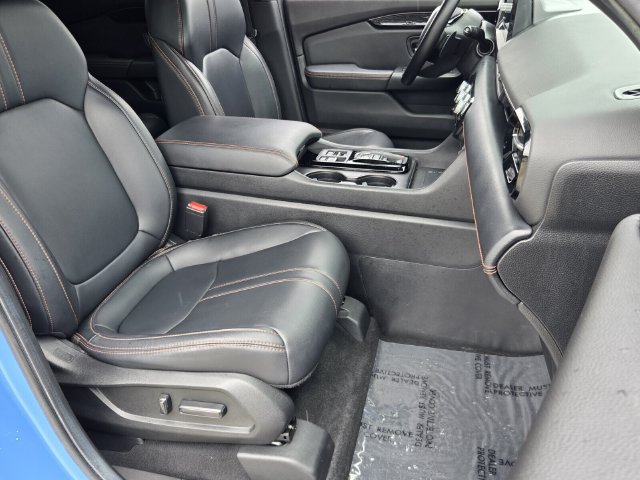 Used 2025 Honda Pilot TrailSport image 17