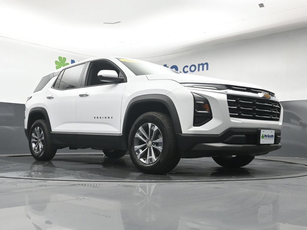 Used 2025 Chevrolet Equinox LT AWD/4WD image 26