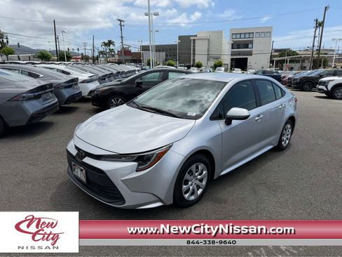 Used 2023 Toyota Corolla LE image 1