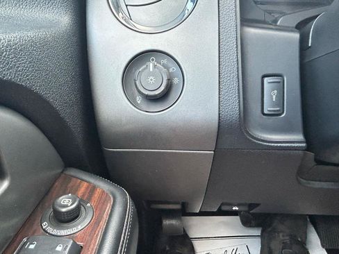 Used 2015 Ford Expedition Platinum AWD/4WD image 30