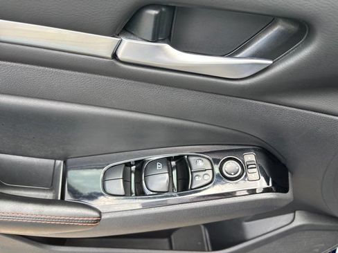 Used 2024 Nissan Altima 2.5 SR FWD image 15