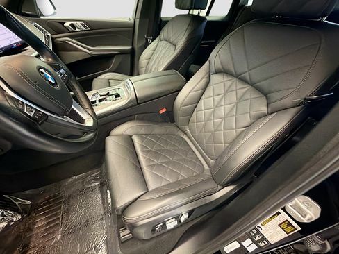 Used 2024 BMW X5 xDrive40i w/ Premium Package AWD/4WD image 11