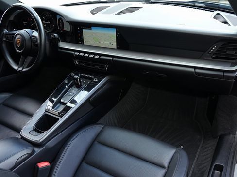 Used 2022 Porsche 911 Carrera image 11