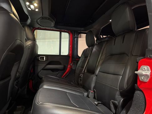 Used 2022 Jeep Wrangler Unlimited Sahara w/ Cold Weather Group image 30