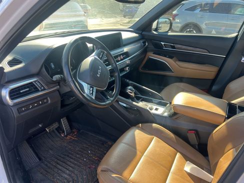 Used 2022 Kia Telluride SX w/ Towing Package image 5