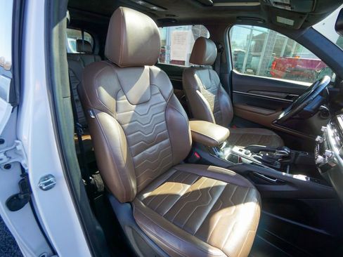 Used 2022 Kia Telluride SX w/ SX Prestige Package AWD/4WD image 32