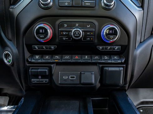 Used 2023 GMC Sierra 2500 Denali w/ Denali Black Diamond Edition image 23