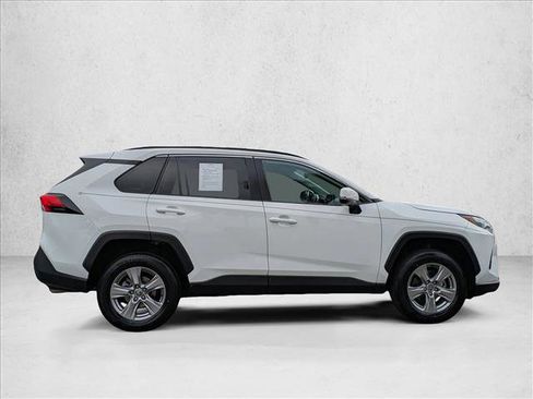 Used 2022 Toyota RAV4 XLE image 4