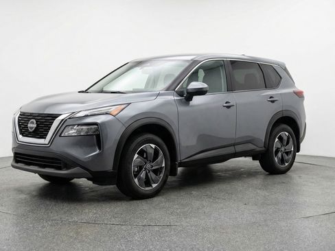 Used 2025 Nissan Rogue SV FWD image 3