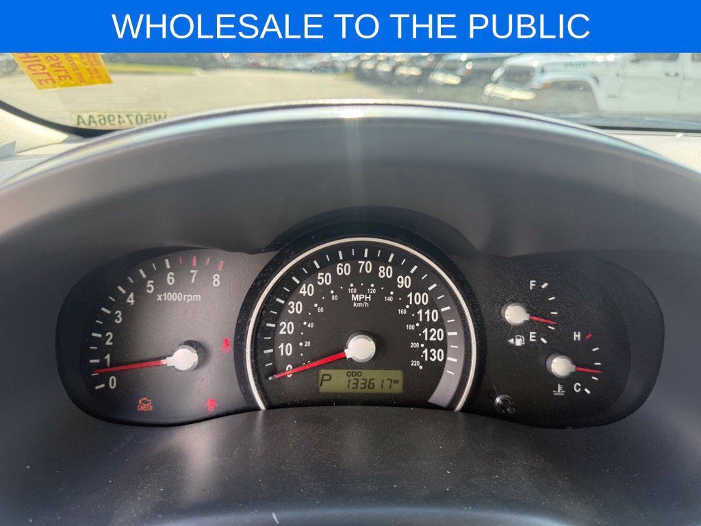 Used 2010 Kia Sedona LX FWD image 12