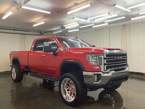 Used 2022 GMC Sierra 2500 SLT w/ SLT Convenience Package AWD/4WD image 4