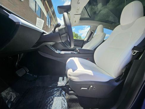 Used 2024 Tesla Model Y Long Range RWD image 35