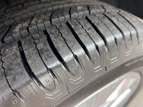 Used 2021 Toyota Highlander Limited image 8