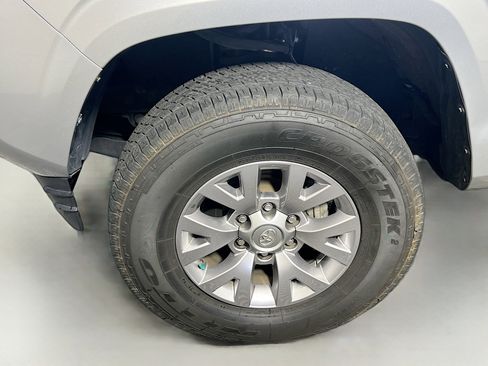 Used 2018 Toyota Tacoma SR w/ SR Convenience Package image 13