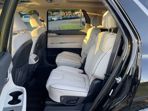 Used 2022 Hyundai Palisade Limited FWD image 24