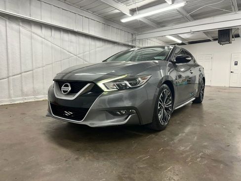 Used 2017 Nissan Maxima 3.5 SV w/ Dynamic Package FWD image 11