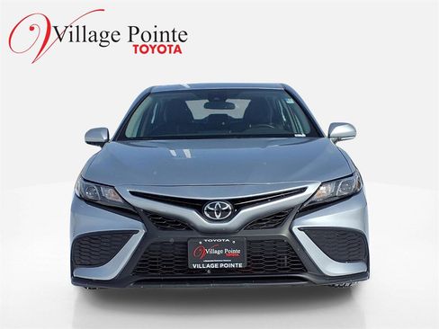 Used 2024 Toyota Camry SE image 9