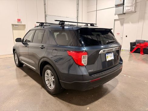 Used 2022 Ford Explorer XLT image 7
