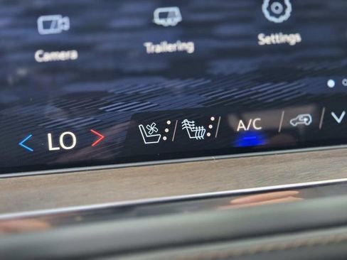 New 2026 Chevrolet Suburban High Country image 25