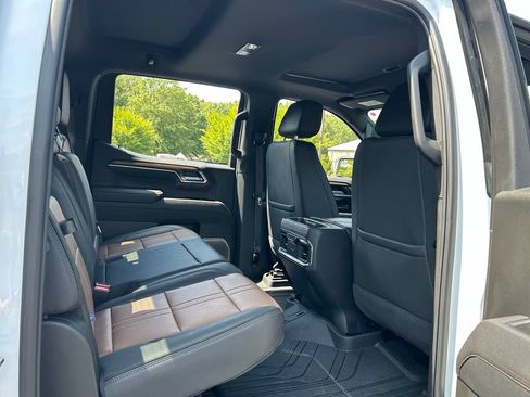 Used 2025 Chevrolet Silverado 1500 High Country AWD/4WD image 53
