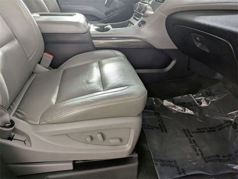 Used 2015 Chevrolet Suburban LT image 29