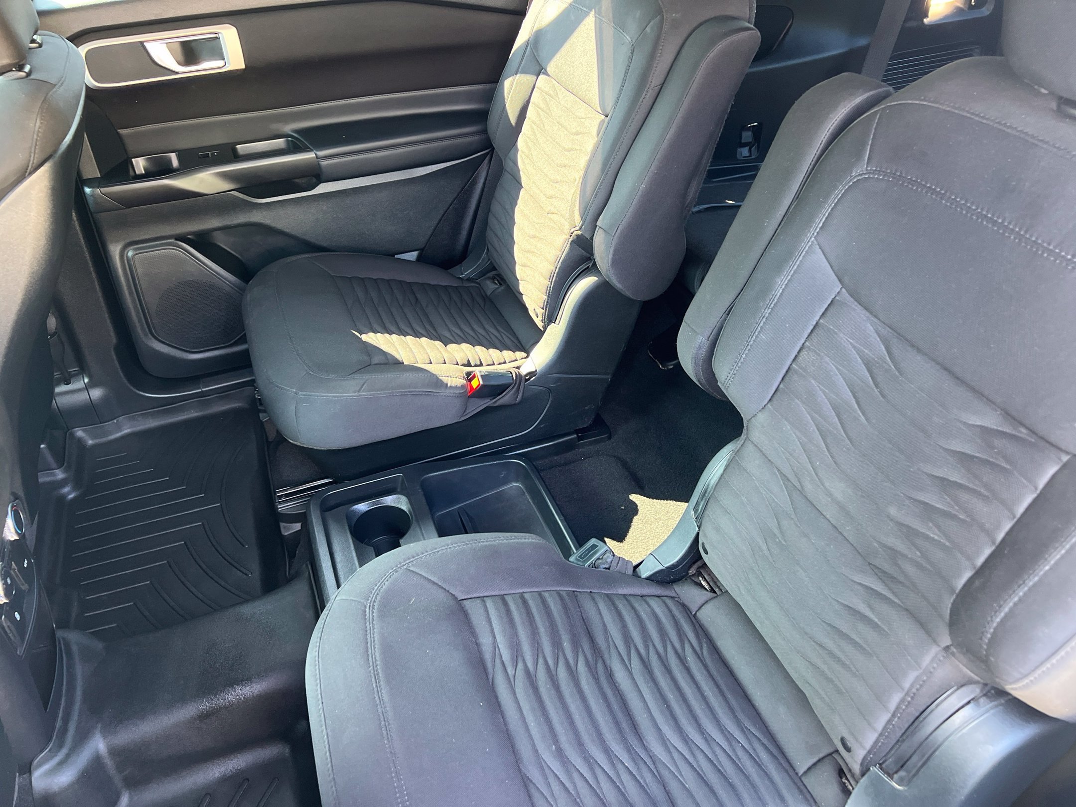 Used 2020 Ford Explorer XLT w/ Comfort Package AWD/4WD image 32