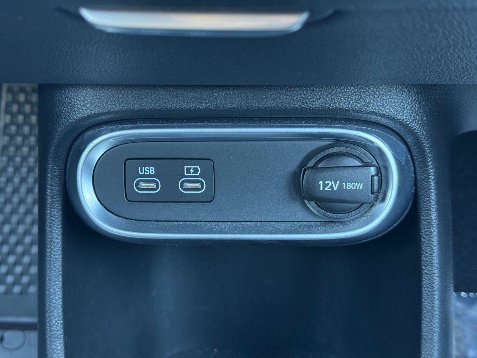 Used 2025 Genesis GV60 RWD image 32