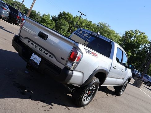 Used 2020 Toyota Tacoma TRD Off-Road AWD/4WD image 7