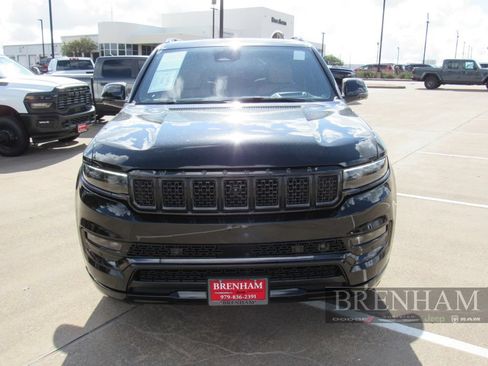 Used 2025 Jeep Grand Wagoneer Series III w/ Quick Order Packagew 28T AWD/4WD image 9