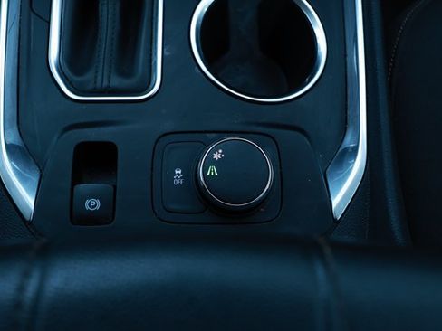 Used 2019 Chevrolet Traverse LT FWD image 19