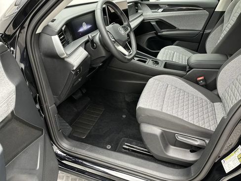 Certified 2025 Volkswagen Tiguan S AWD/4WD image 11