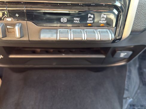 Used 2024 RAM 2500 Laramie AWD/4WD image 23