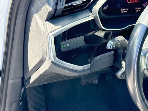 Used 2021 Audi Q3 2.0T Premium image 11