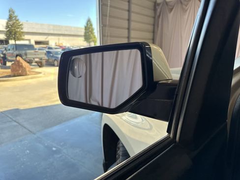 Used 2015 Chevrolet Tahoe LS RWD image 19