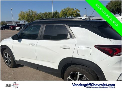 Used 2023 Chevrolet TrailBlazer RS w/ Sun and Liftgate Package FWD image 10