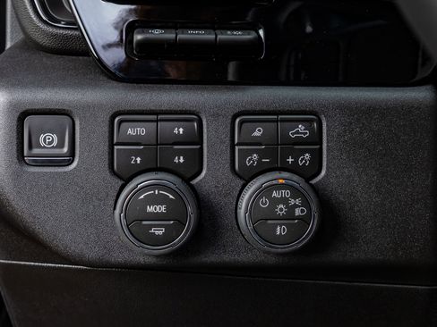 Used 2026 Chevrolet Silverado 2500 ZR2 w/ LPO, Dark Essentials Package image 22