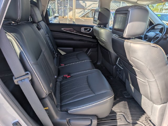 Used 2017 INFINITI QX60 FWD w/ Deluxe Technology Package image 12
