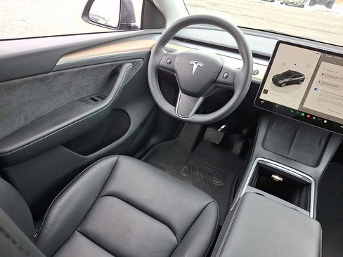 Used 2023 Tesla Model Y Long Range image 14