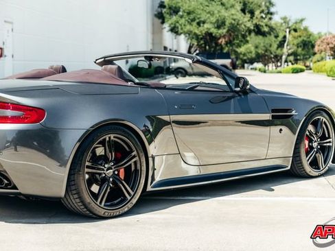 Used 2009 Aston Martin V8 Vantage Roadster RWD image 46
