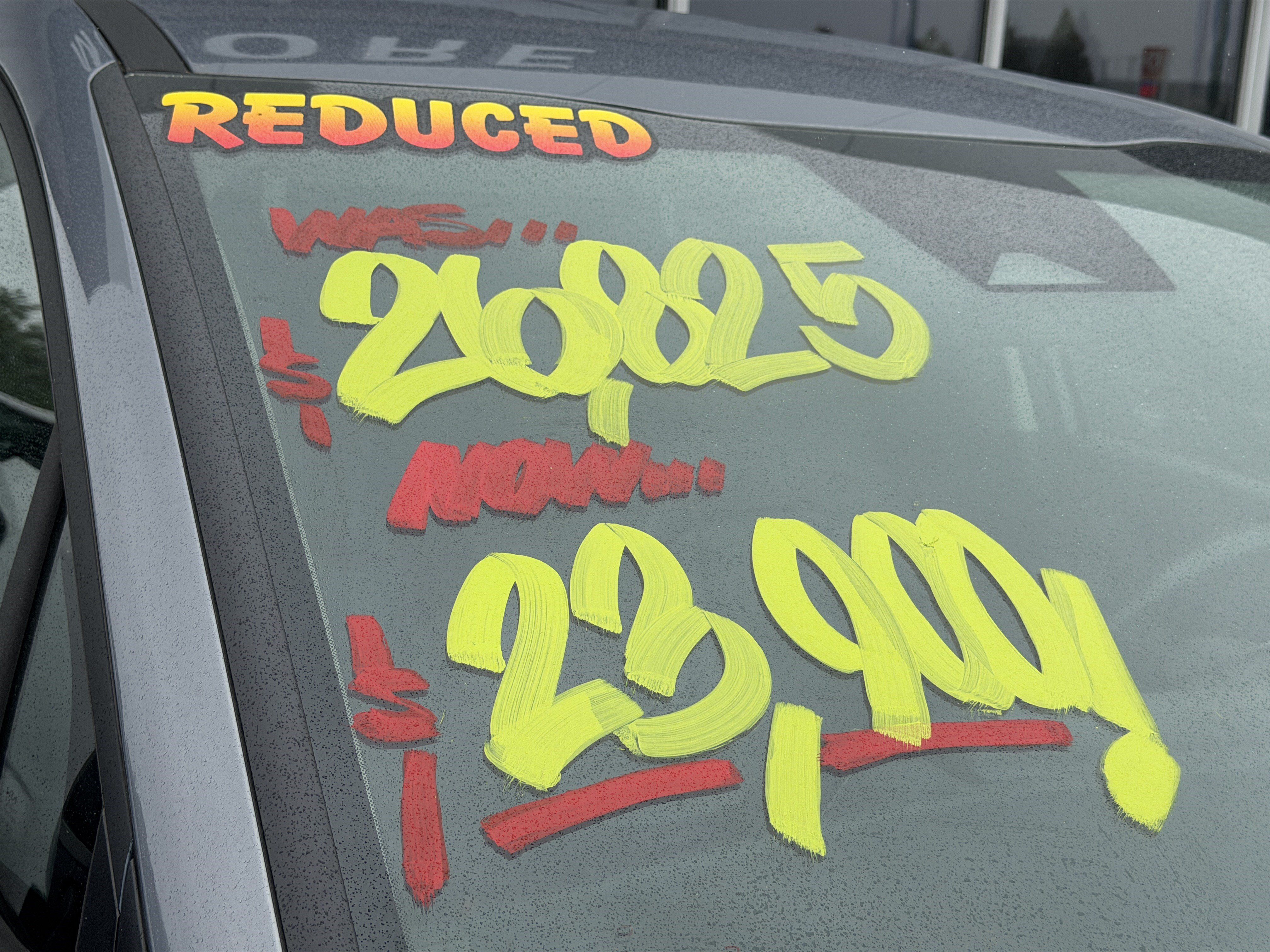 Used 2024 Kia Sportage EX FWD image 2