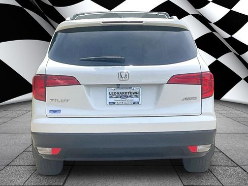 Used 2017 Honda Pilot EX image 4