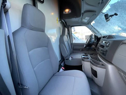 New 2024 Ford E-450 and Econoline 450 Super Duty w/ Power Windows & Locks Group RWD image 31