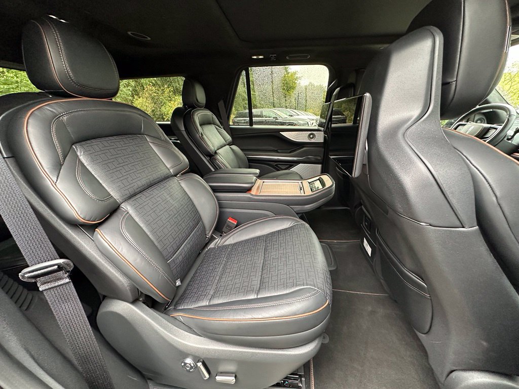 New 2025 Lincoln Navigator Black Label AWD/4WD image 28