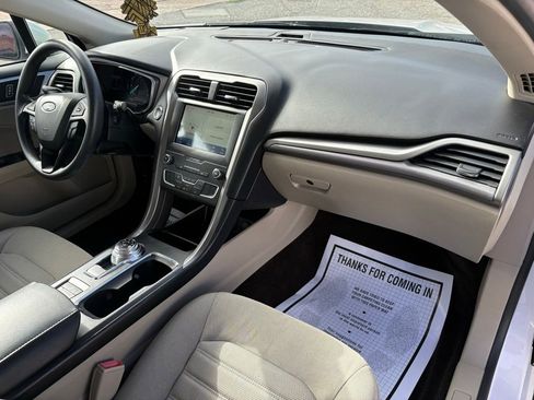 Used 2020 Ford Fusion SE FWD image 17