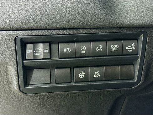 Used 2024 Toyota Tundra Limited image 10